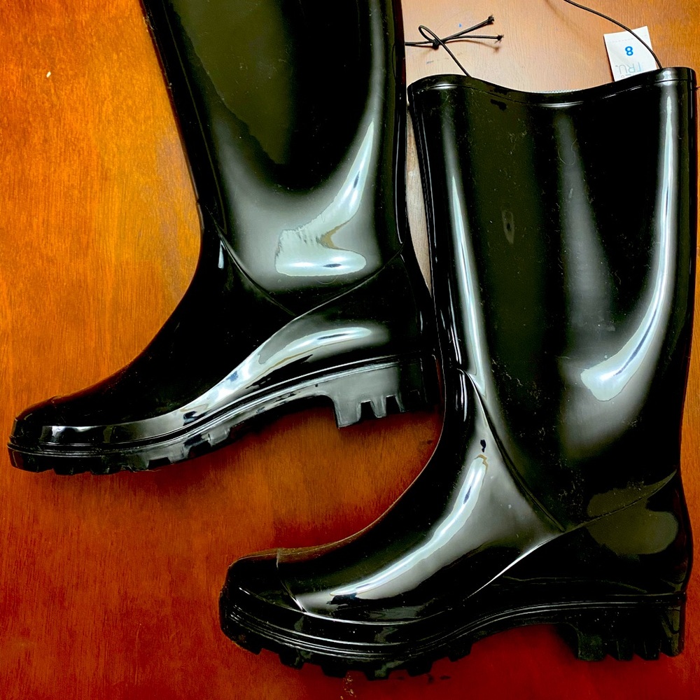 Shiny black rainboots Women Size 8